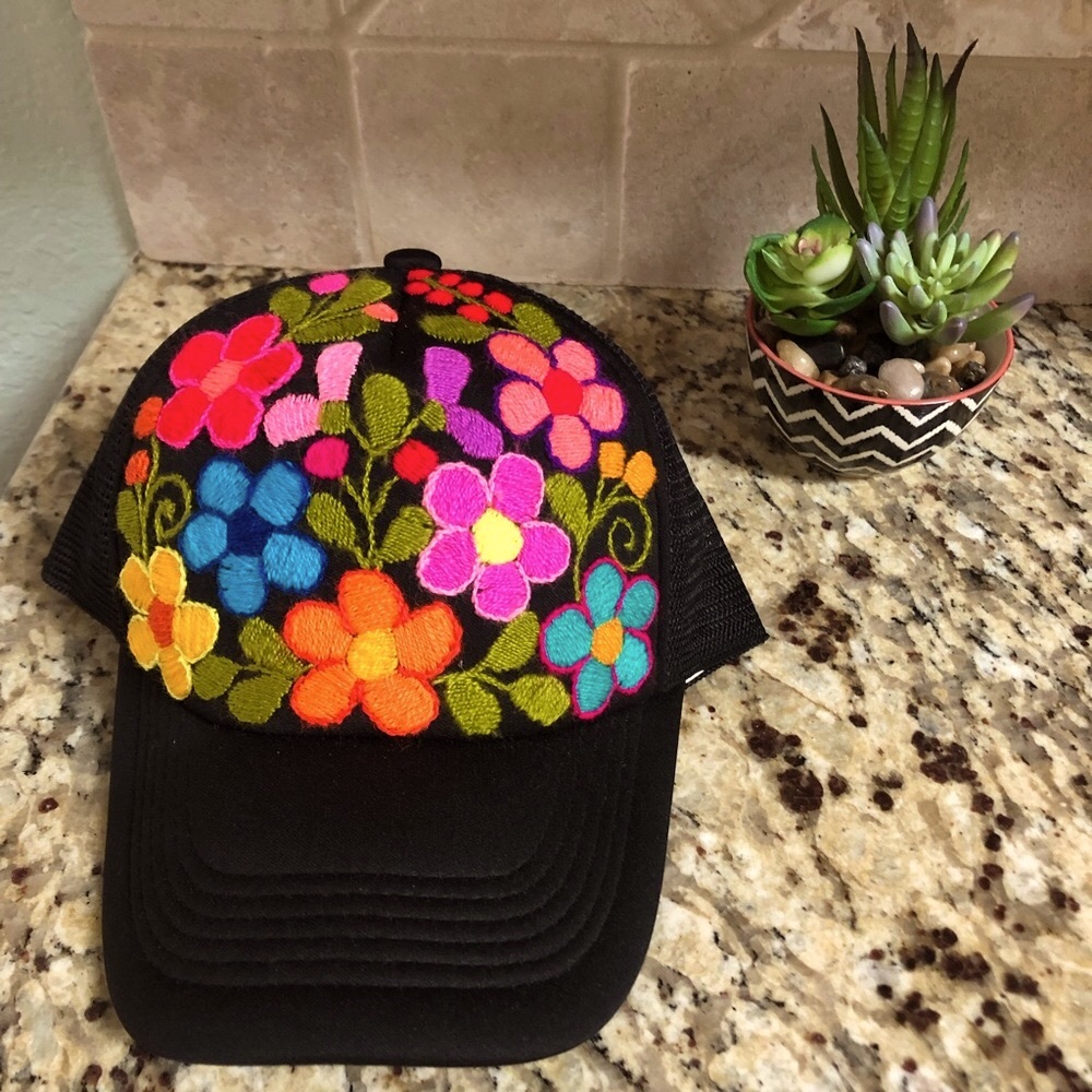NEW Women’s pink trucker hat.         (Artisanal handmade Embroidered)
